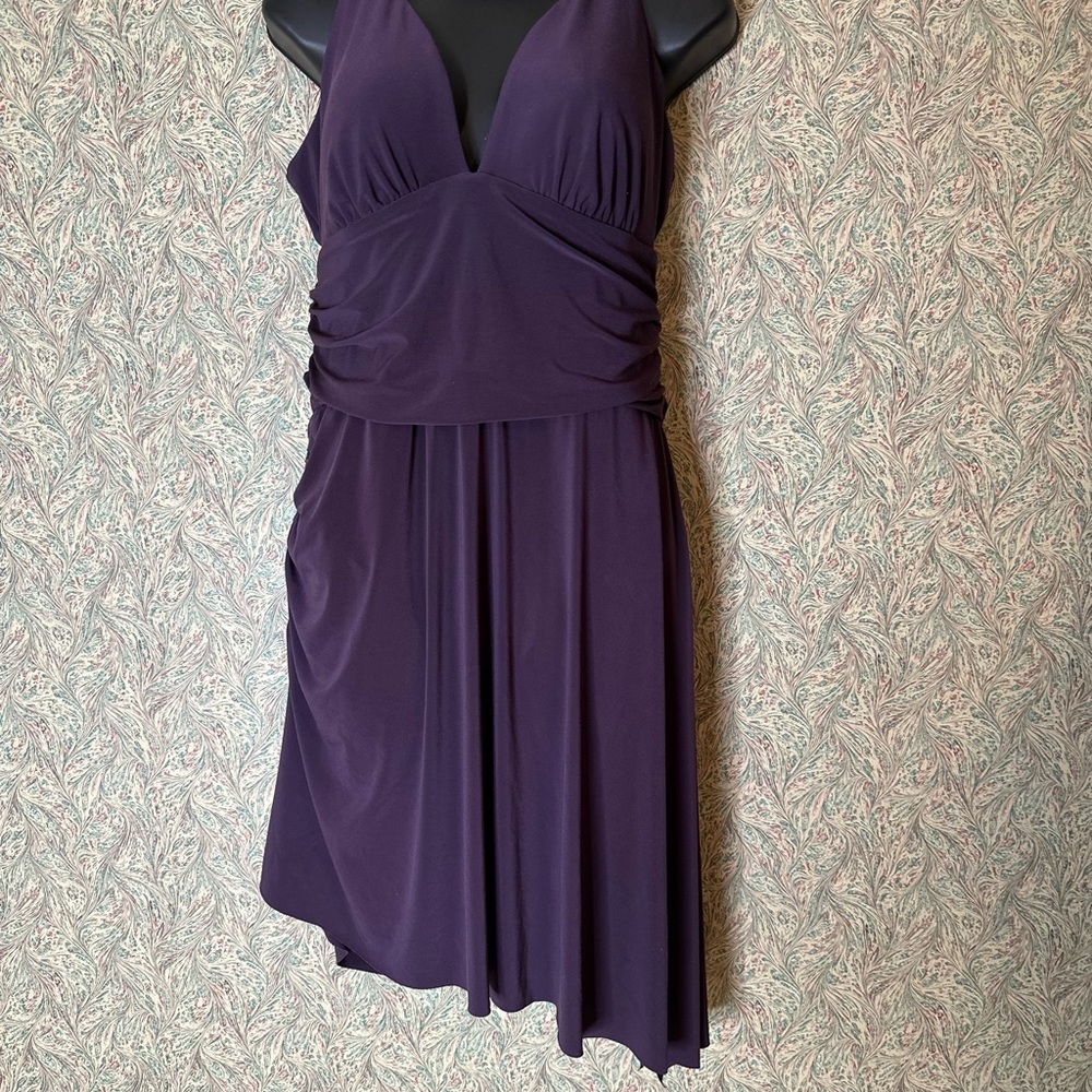 Look 10 lbs. lighter in 10 seconds® with Miraclesuit. 
Size 16